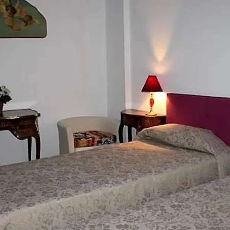 Grand Du Bel Air Paříž